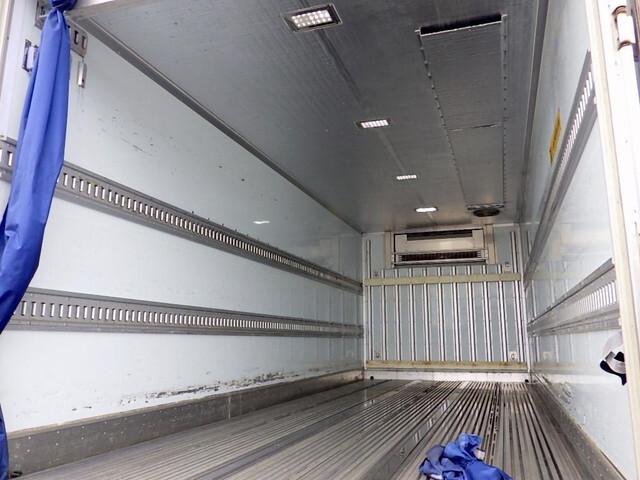 日野レンジャー冷凍車（冷蔵車）中型（4t）[写真09]