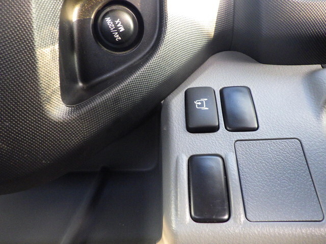 日野デュトロ平ボディ小型（2t・3t）[写真13]