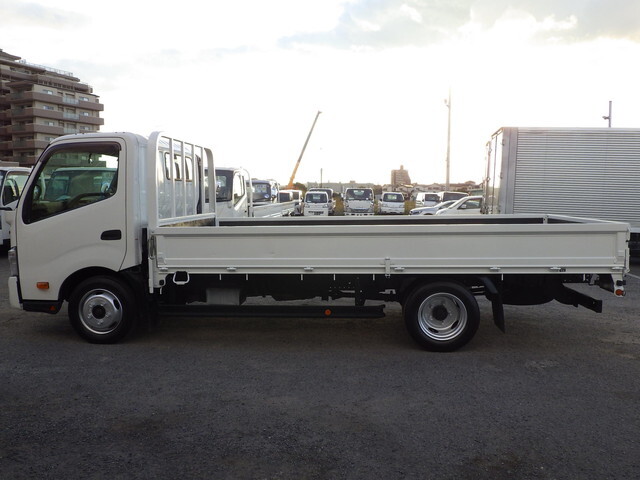 日野デュトロ平ボディ小型（2t・3t）[写真03]