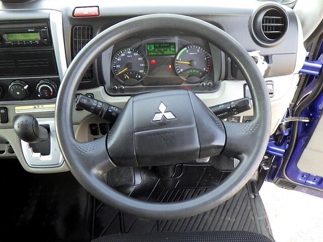 三菱ふそうキャンターアルミバン小型（2t・3t）[写真14]