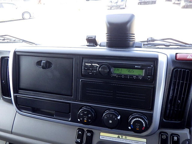 三菱ふそうキャンターアルミバン小型（2t・3t）[写真17]