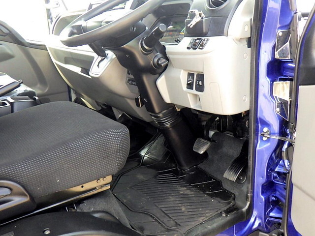 三菱ふそうキャンターアルミバン小型（2t・3t）[写真19]