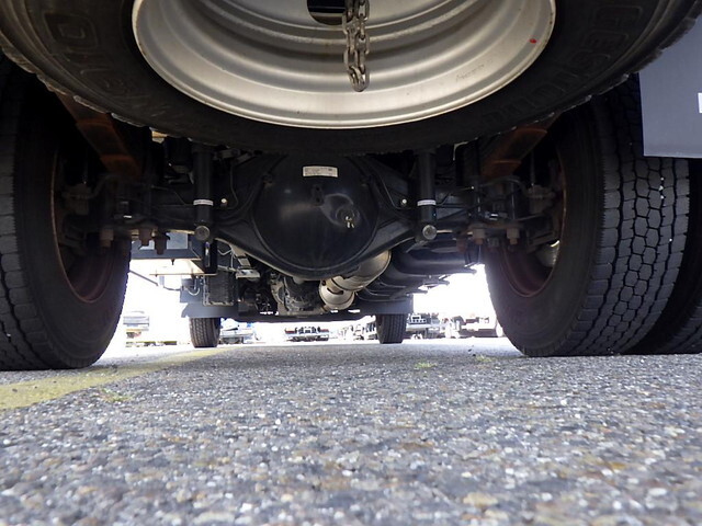 三菱ふそうキャンターアルミバン小型（2t・3t）[写真20]