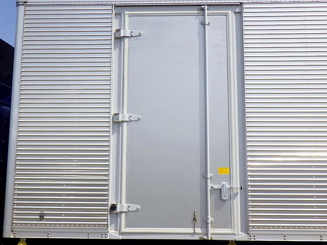 三菱ふそうキャンターアルミバン小型（2t・3t）[写真29]