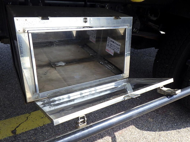 三菱ふそうキャンターアルミバン小型（2t・3t）[写真34]