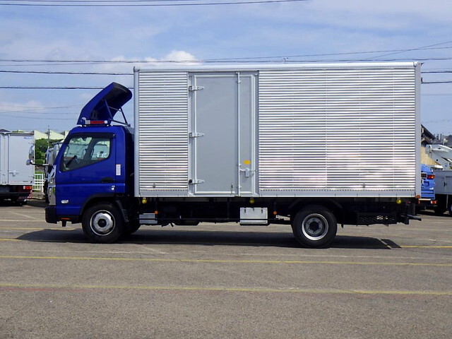 三菱ふそうキャンターアルミバン小型（2t・3t）[写真05]