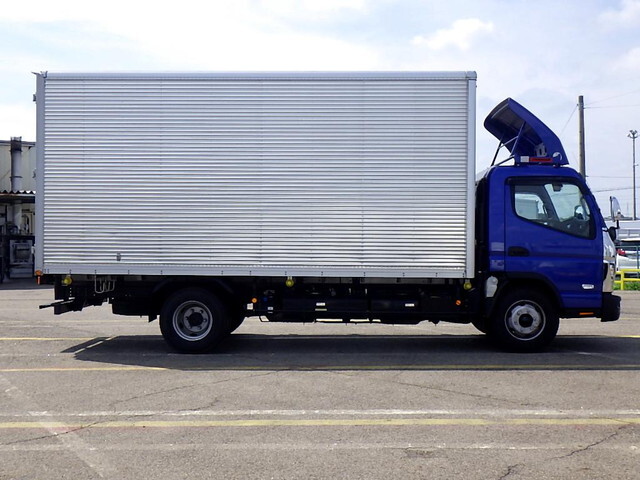 三菱ふそうキャンターアルミバン小型（2t・3t）[写真06]