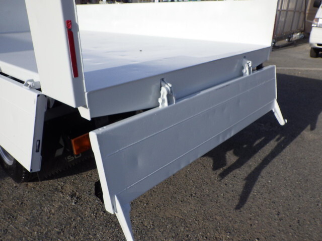 三菱ふそうキャンターダンプ小型（2t・3t）[写真21]
