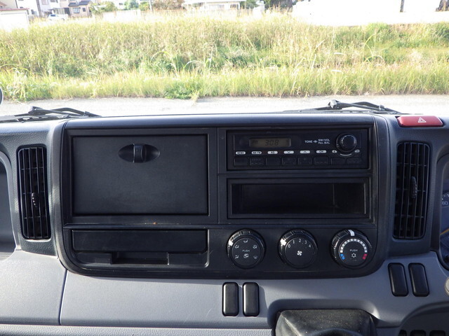 三菱ふそうキャンターダンプ小型（2t・3t）[写真09]