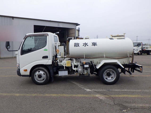 日野デュトロ散水車小型（2t・3t）[写真04]
