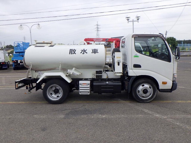 日野デュトロ散水車小型（2t・3t）[写真05]