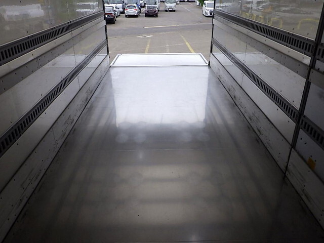 日野レンジャーアルミバン中型（4t）[写真13]