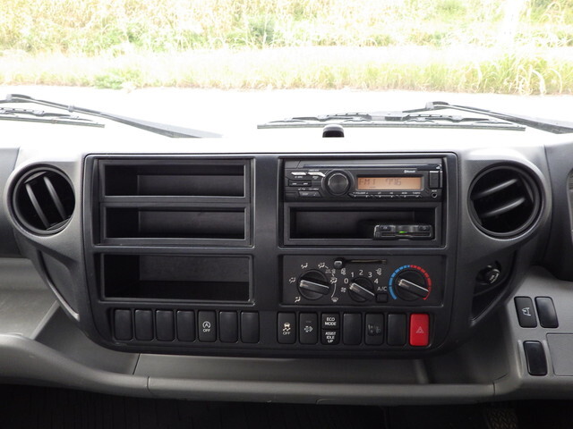 日野デュトロ平ボディ小型（2t・3t）[写真09]