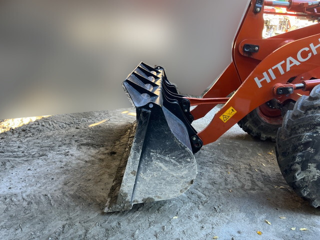 日立タイヤショベル（ホイルローダー）[写真10]