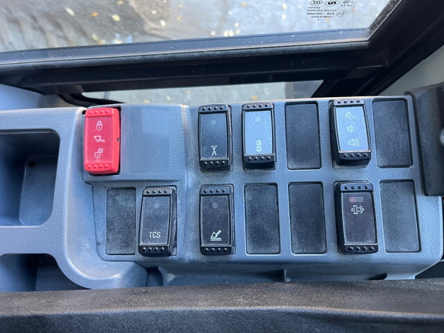 日立タイヤショベル（ホイルローダー）[写真26]