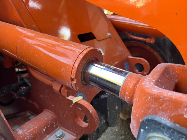 日立タイヤショベル（ホイルローダー）[写真09]