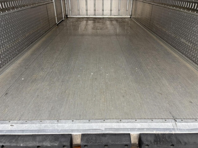 いすゞエルフ冷凍車（冷蔵車）小型（2t・3t）[写真10]