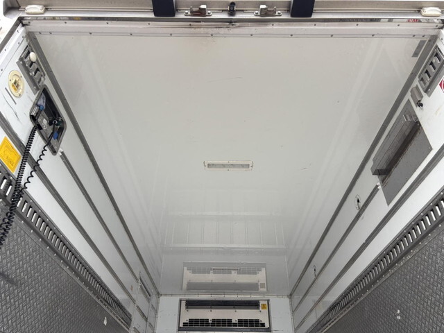 いすゞエルフ冷凍車（冷蔵車）小型（2t・3t）[写真11]