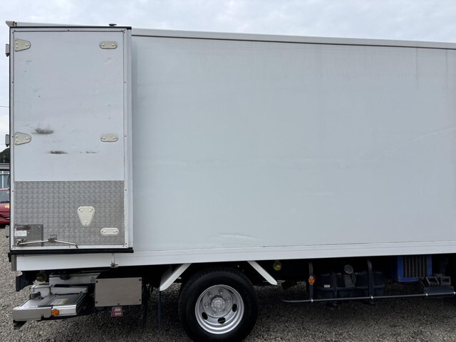 いすゞエルフ冷凍車（冷蔵車）小型（2t・3t）[写真13]