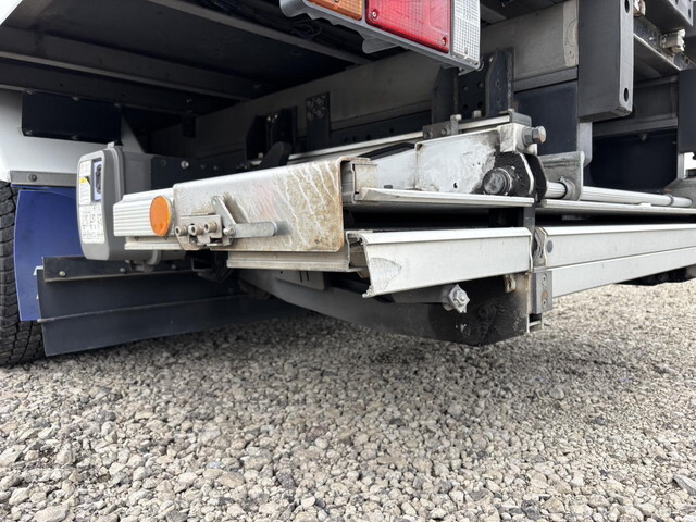 いすゞエルフ冷凍車（冷蔵車）小型（2t・3t）[写真16]