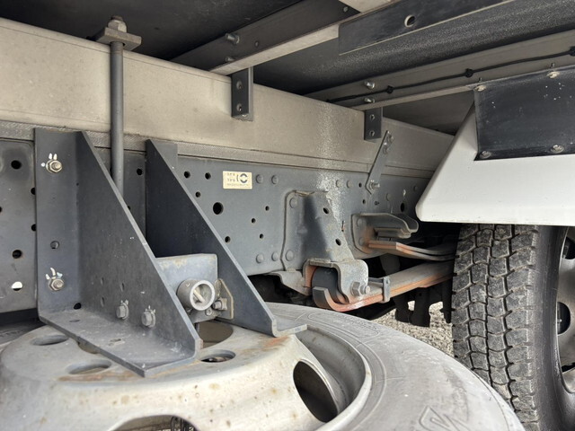 いすゞエルフ冷凍車（冷蔵車）小型（2t・3t）[写真18]