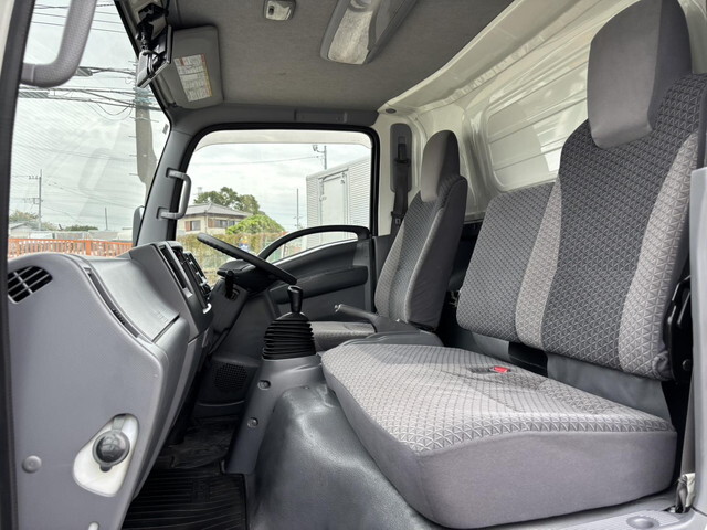 いすゞエルフ冷凍車（冷蔵車）小型（2t・3t）[写真26]