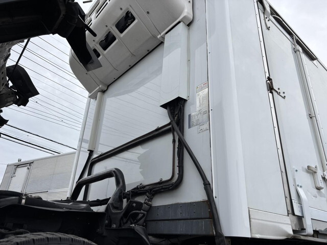 いすゞエルフ冷凍車（冷蔵車）小型（2t・3t）[写真32]