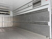 いすゞエルフ冷凍車（冷蔵車）小型（2t・3t）[写真09]