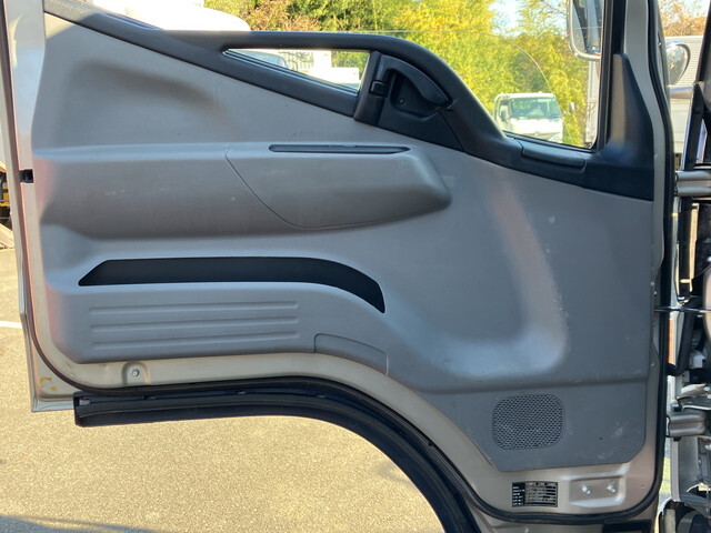 三菱ふそうキャンターダンプ小型（2t・3t）[写真23]