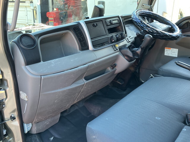 三菱ふそうキャンターダンプ小型（2t・3t）[写真28]