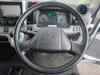 三菱ふそうキャンター平ボディ小型（2t・3t）[写真05]