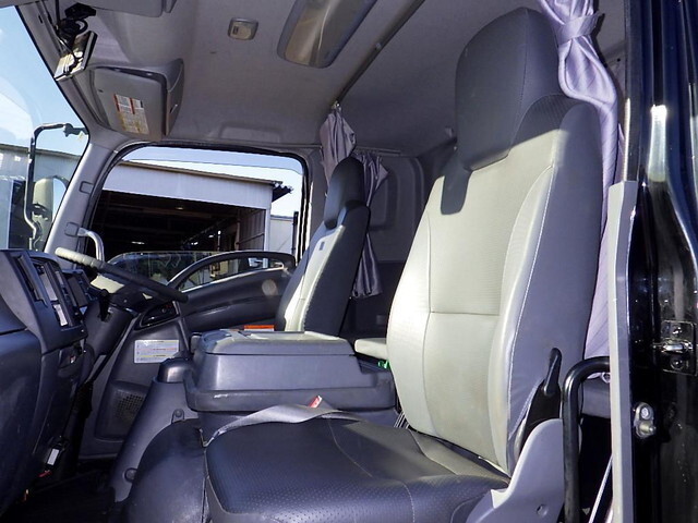 いすゞフォワードクレーン5段増トン（6t・8t）[写真10]