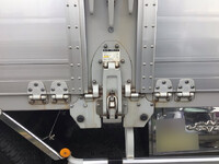 UDトラックスクオンアルミウイング大型（10t）[写真16]