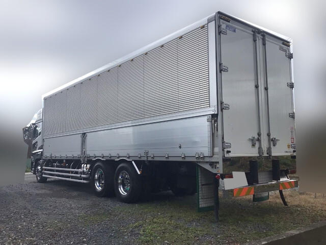 UDトラックスクオンアルミウイング大型（10t）[写真02]