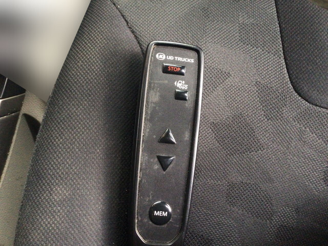 UDトラックスクオンアルミウイング大型（10t）[写真36]