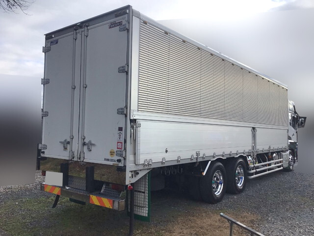 UDトラックスクオンアルミウイング大型（10t）[写真04]