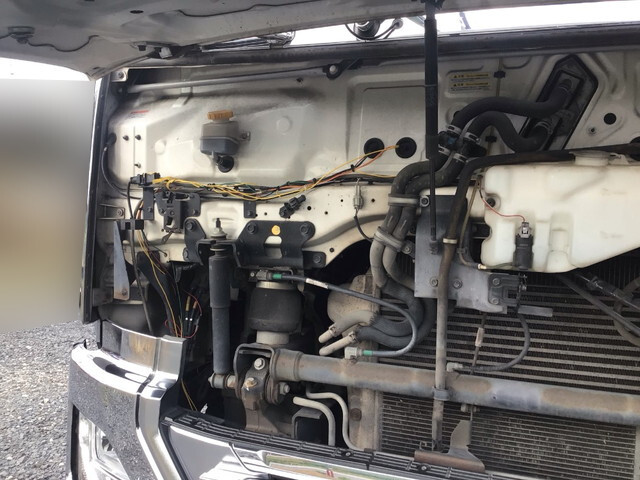 UDトラックスクオンアルミウイング大型（10t）[写真07]