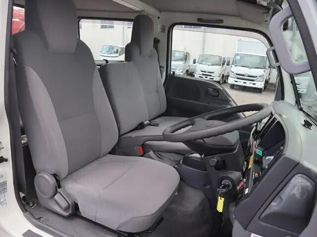 いすゞエルフダブルキャブ（Wキャブ）小型（2t・3t）[写真26]