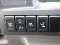 いすゞエルフダブルキャブ（Wキャブ）小型（2t・3t）[写真36]