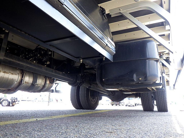 三菱ふそうファイターアルミウイング中型（4t）[写真23]