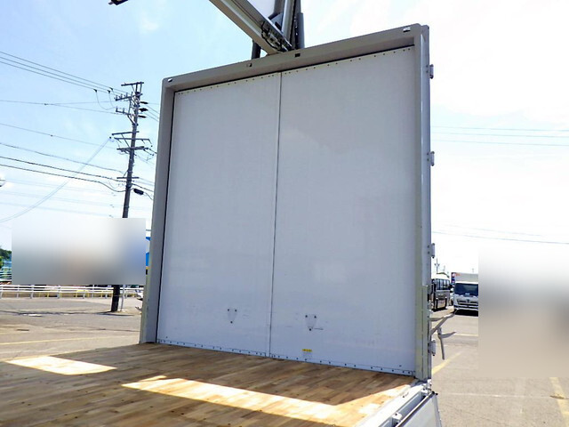 三菱ふそうファイターアルミウイング中型（4t）[写真31]