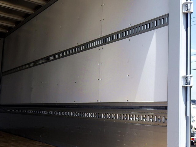 三菱ふそうファイターアルミウイング中型（4t）[写真35]