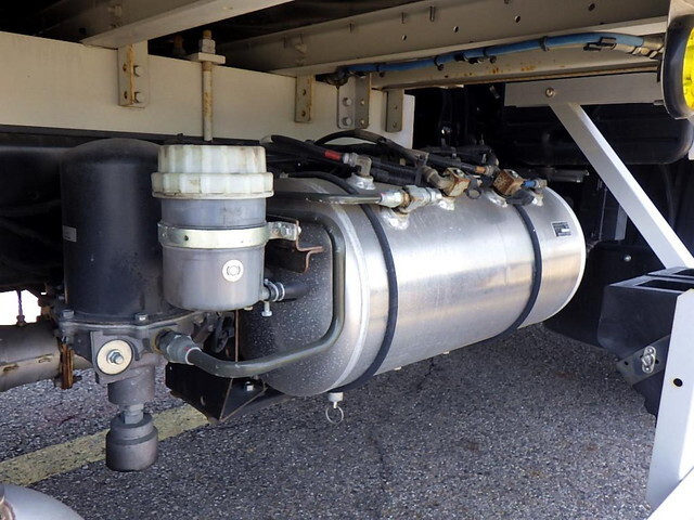 三菱ふそうファイターアルミウイング中型（4t）[写真36]