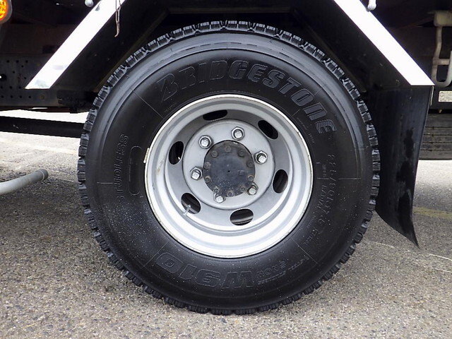 いすゞフォワードクレーン3段中型（4t）[写真12]