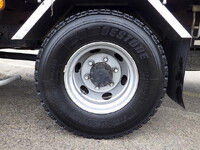 いすゞフォワードクレーン3段中型（4t）[写真13]