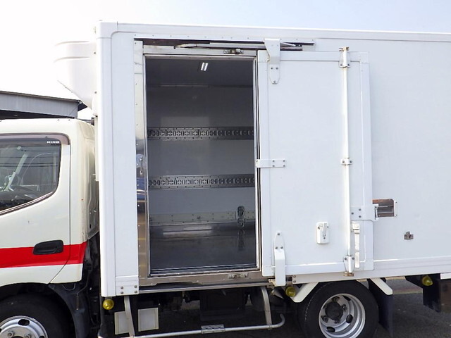 日野デュトロ冷凍車（冷蔵車）小型（2t・3t）[写真31]