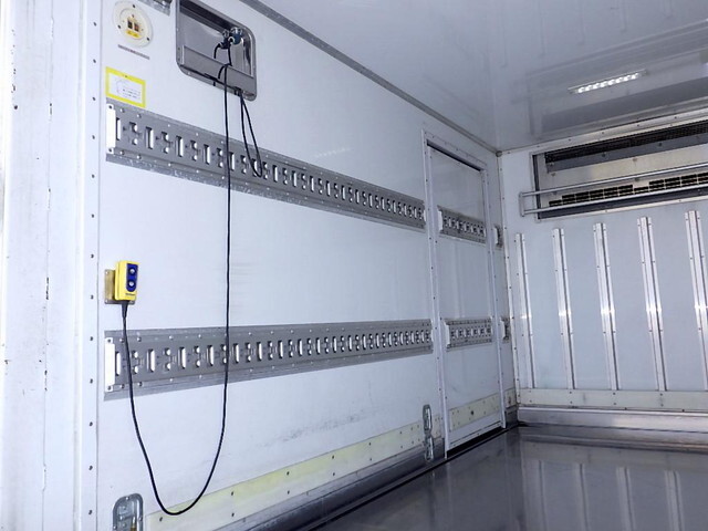 日野デュトロ冷凍車（冷蔵車）小型（2t・3t）[写真07]