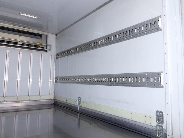 日野デュトロ冷凍車（冷蔵車）小型（2t・3t）[写真08]