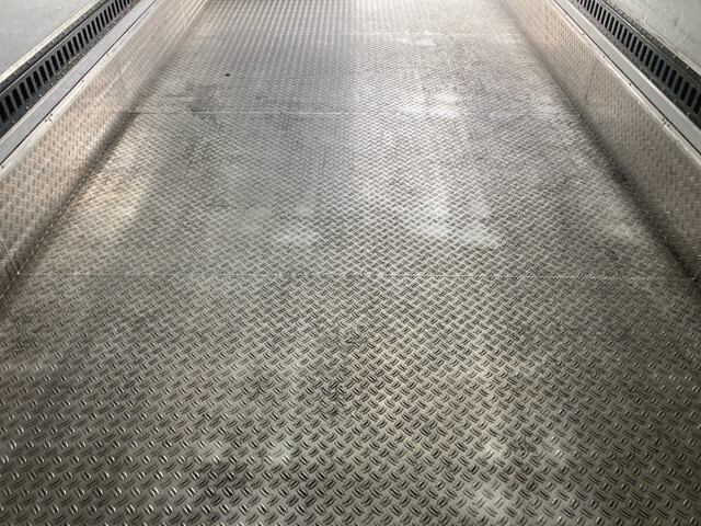 日野レンジャー冷凍車（冷蔵車）中型（4t）[写真11]