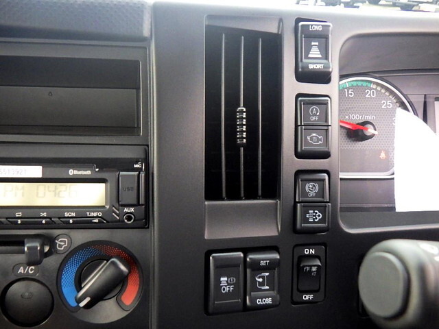 UDトラックスコンドルコンテナ専用車中型（4t）[写真15]